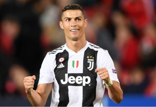 韩国小组赛表现相当强势（韩国在小组赛中展现压倒性优势）