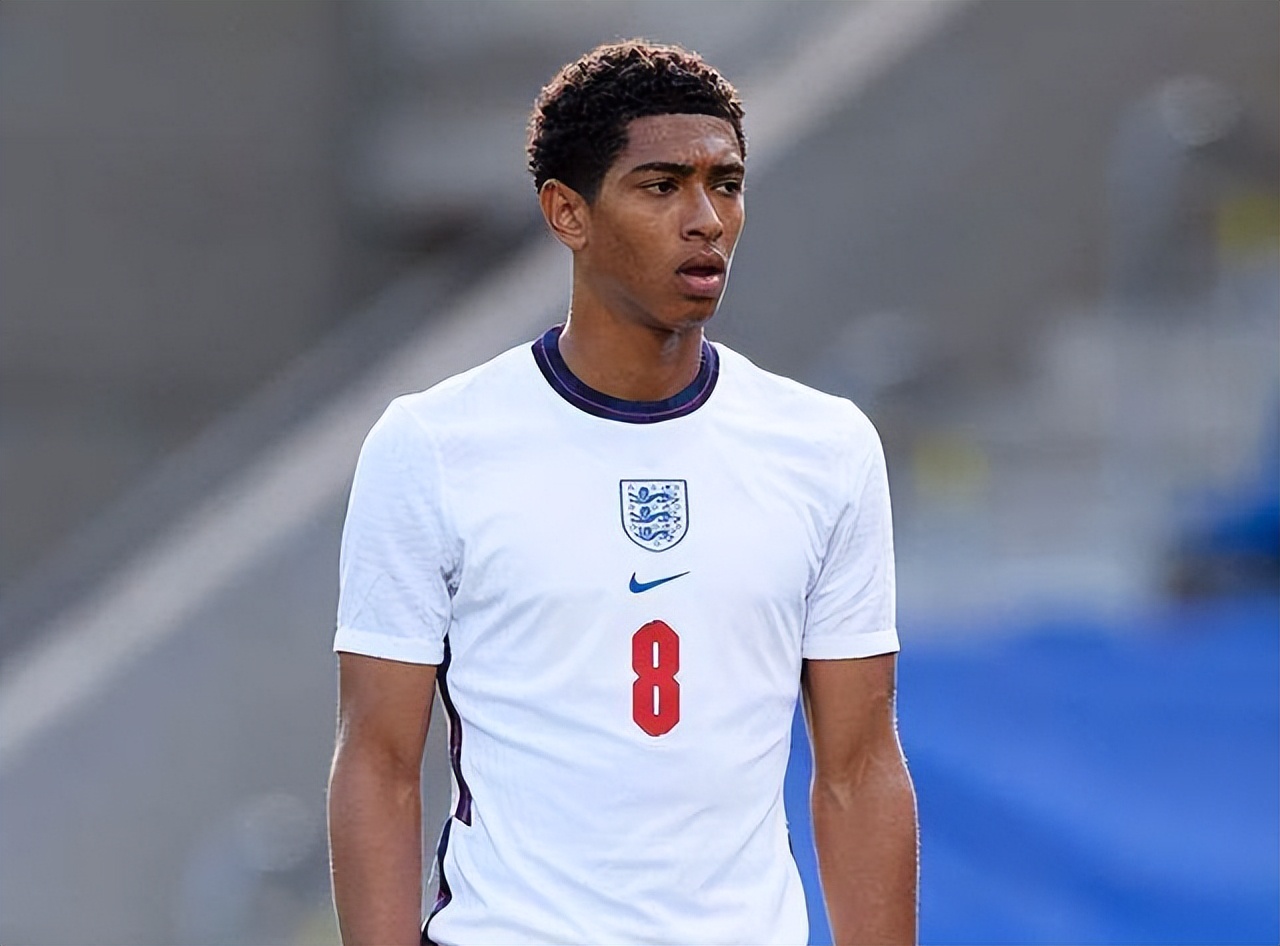 官方：王钰栋当选2025赛季中超最佳青年球员（官方确认：王钰栋获评2025赛季中超最佳青年球员）