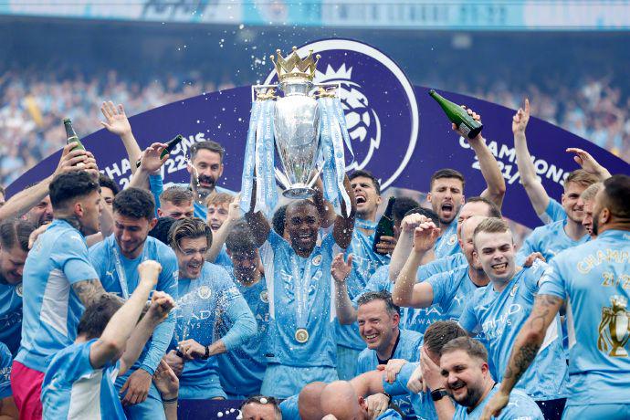 “苏超”夺冠，泰州队景泊羲：爸爸在天上肯定会为我高兴（苏超加冕冠军，泰州队景泊羲：天上的父亲一定会为我高兴）