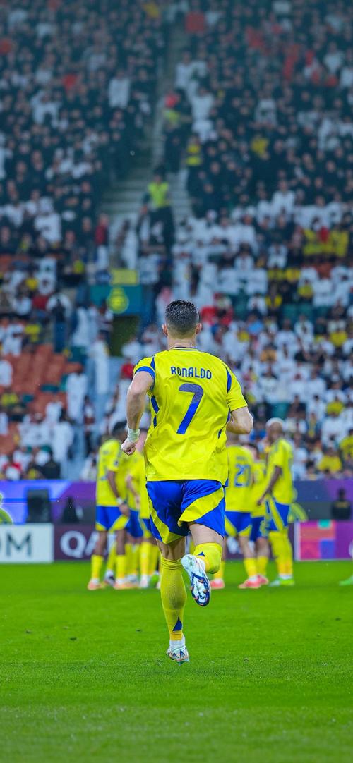 维维亚诺：孔蒂总是在抱怨，从来没有什么能让他满意（维维亚诺：孔蒂总爱抱怨，几乎没有什么能令他满意）