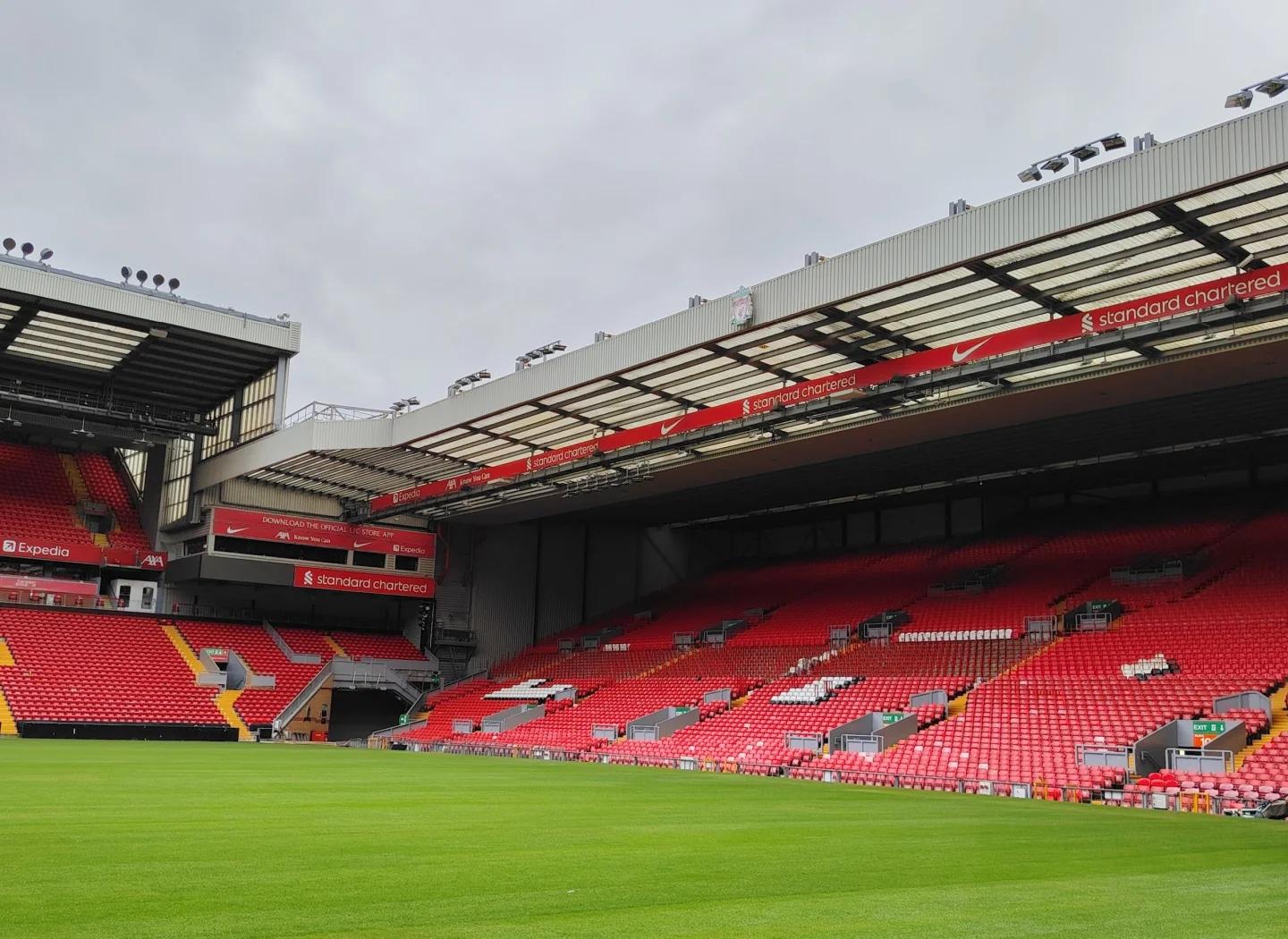 杰伦·约翰逊30+12+12助老鹰终结连败，首次连场三双（30+12+12！杰伦·约翰逊率老鹰止住连败，生涯首次连两场三双）