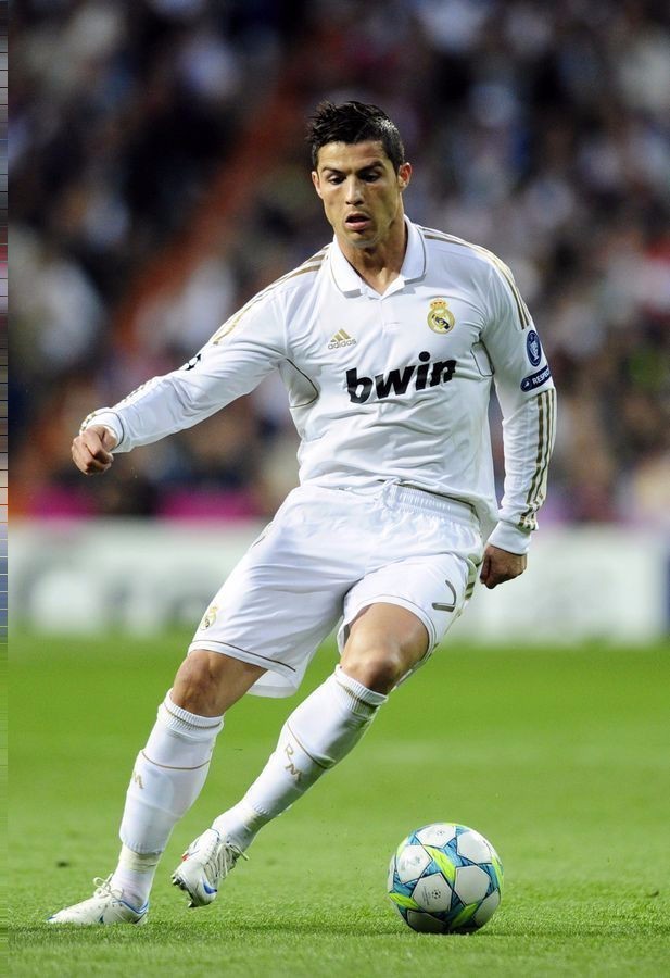 张玉宁：目标是小组出线然后更进一步，我们会全力以赴（张玉宁：小组出线是起点，随后力争更进一步，我们会拼尽全力）