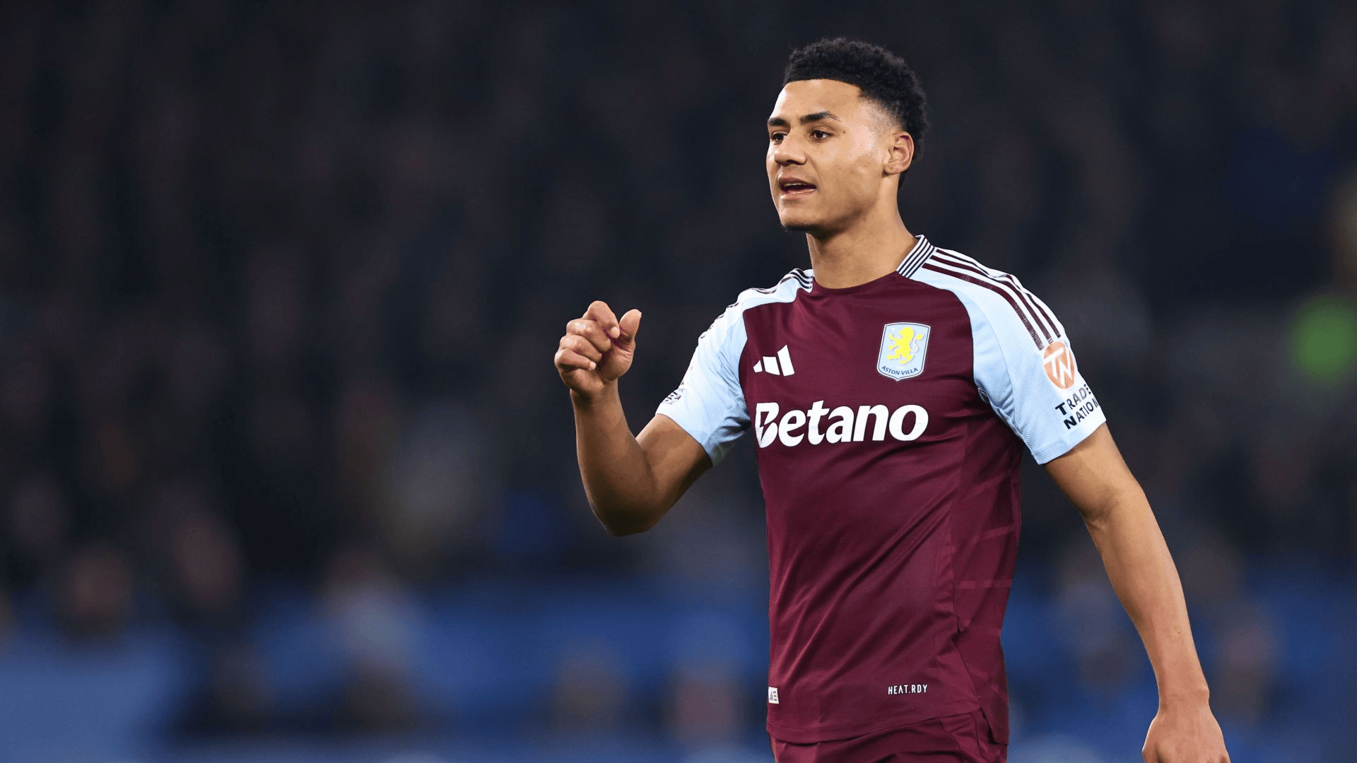 西甲：巴萨客场2-2战平塞维利亚（西甲：巴萨做客与塞维利亚2-2握手言和）