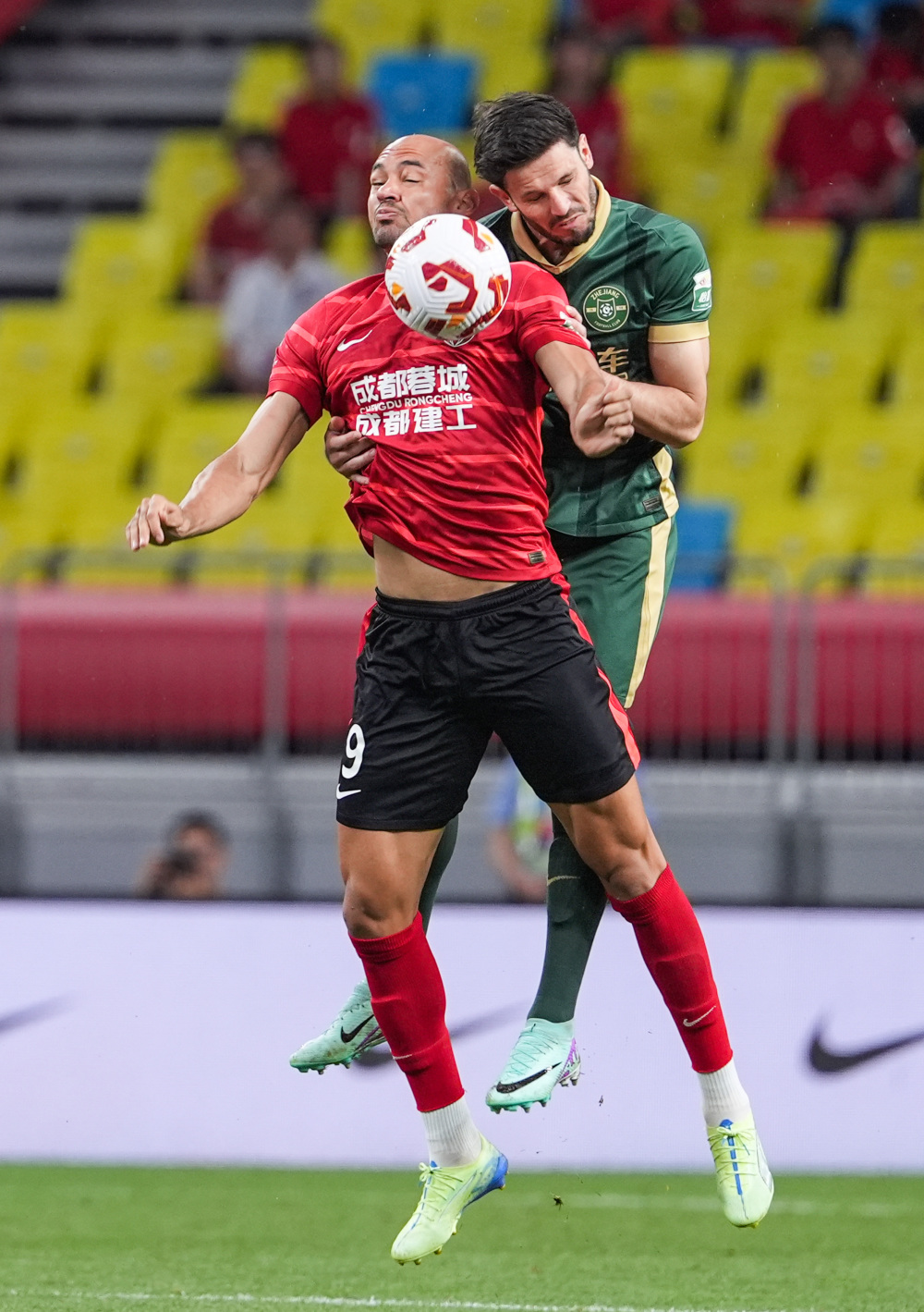 去年12月遭遇心脏骤停，博韦：我正在为一年内重返赛场而努力（博韦：去年12月突发心脏骤停，正全力争取一年内重返赛场）