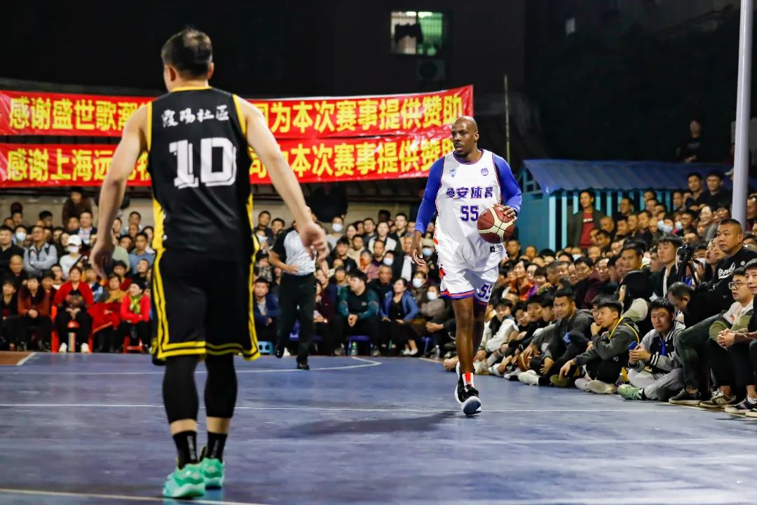 巴尔韦德谈抗议吃牌：天气那么冷，抗议抗议暖暖身子（巴尔韦德笑谈抗议领黄：天这么冷，就当暖个身）