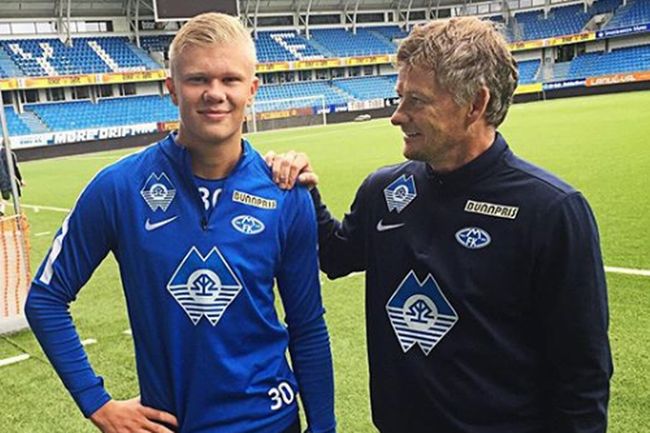 足球战术的新趋势：全能化（全能化引领足球战术新风向）