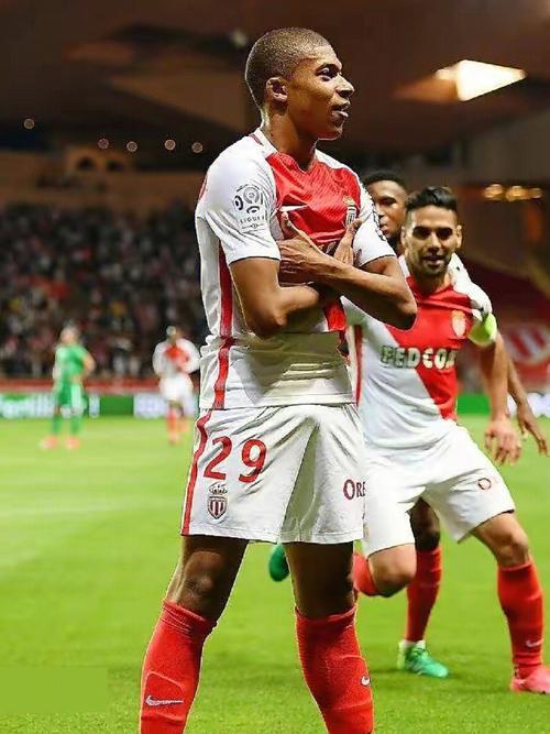 官方：中国国脚王钰栋签约欧洲德语区经纪公司ESM（官方宣布：中国国脚王钰栋与欧洲德语区经纪公司ESM签约）