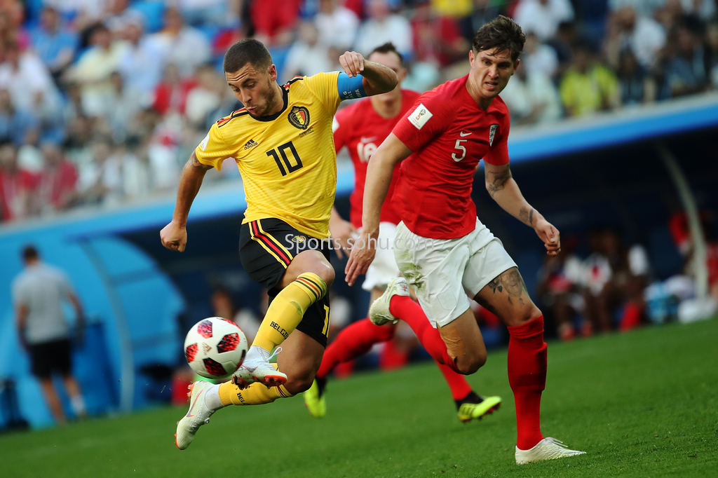 曼城德布劳内助攻斯特林破门（曼城德布劳内妙传助斯特林建功）