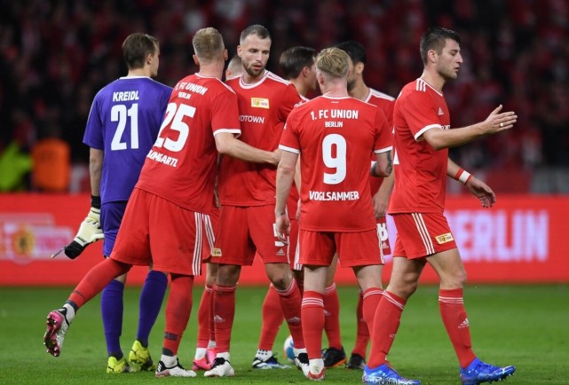 卡卡：对世界杯最美好的回忆是触碰奖杯；很期待新的赛制（卡卡：世界杯最难忘的瞬间是触碰大力神杯，期待新赛制）