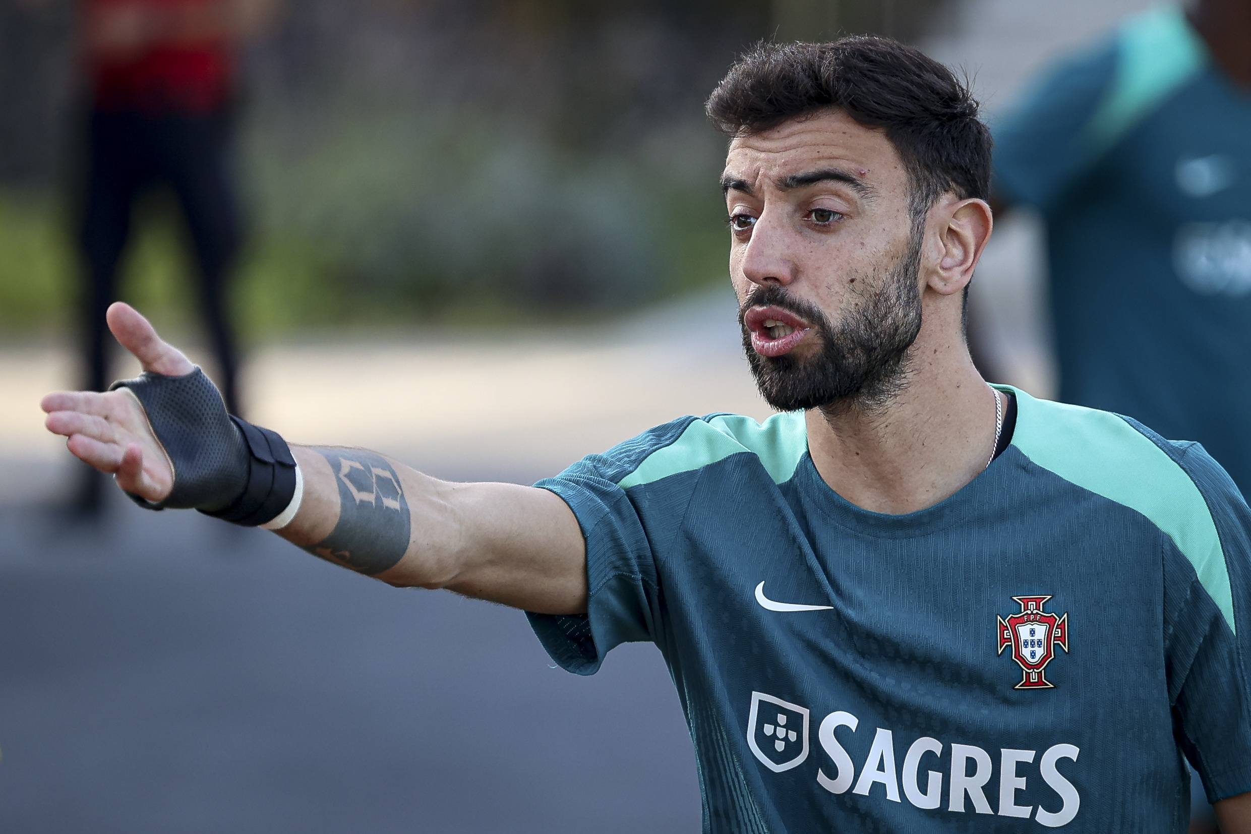 雪藏萨拉赫激活两大亿元先生，伊萨克处子球，利物浦2-0终结3连败（萨拉赫轮休两大亿元强援发威，伊萨克首球建功，利物浦2-0止住三连败）