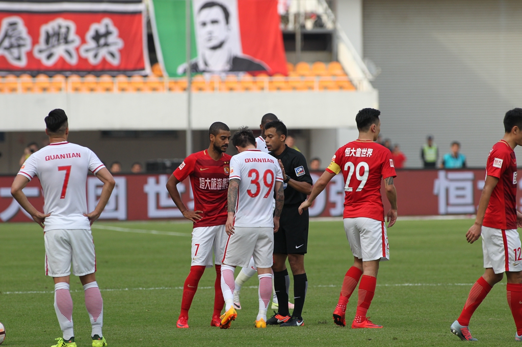 卢伟：上海和香港两大城市比赛很有意义 CBA杯让队伍能够很好地磨合（卢伟称沪港之战意义重大，CBA杯成球队磨合良机）