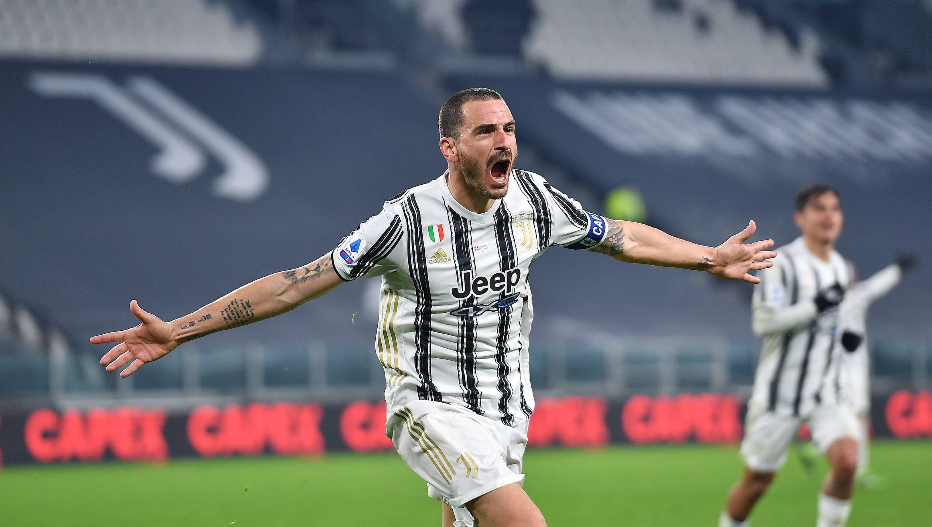 米兰冬奥会火炬传递至那不勒斯，卡纳瓦罗担任火炬手（米兰冬奥火炬抵达那不勒斯，卡纳瓦罗领衔传递）