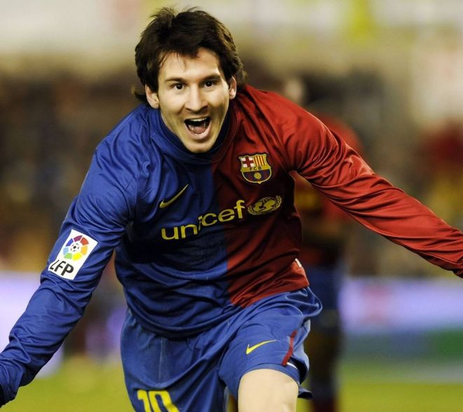 TA：非洲杯成曼联变阵契机，多名替补&小将可能迎来机会（TA：非洲杯或成曼联调整阵容良机，多名替补与小将有望获得出场机会）