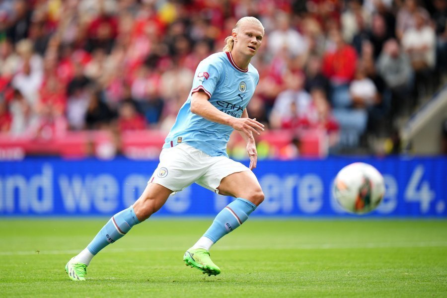 王励勤升任3天遭围攻，呼吁理性追星，极端球迷为何反目？（王励勤上任三日成舆论焦点：呼吁理性追星，极端粉丝为何转向？）